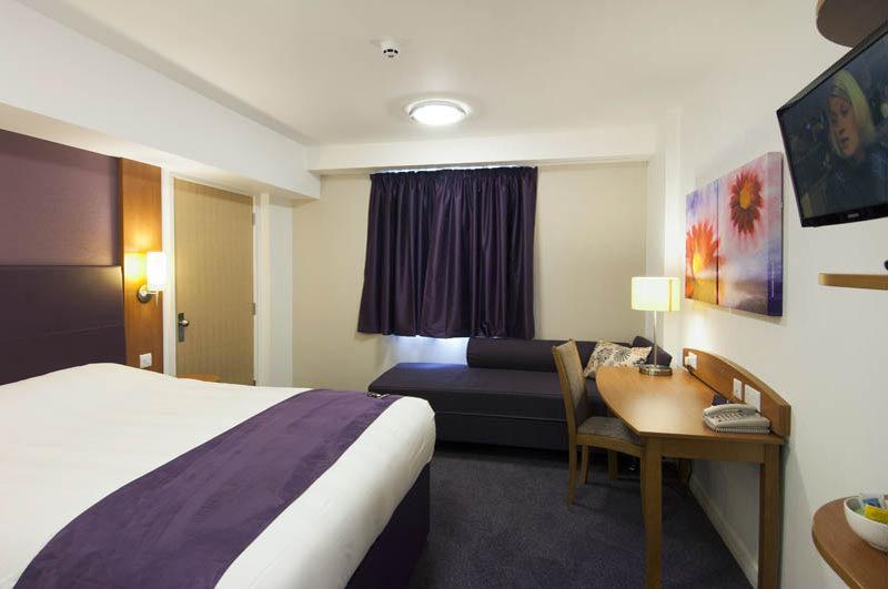 Premier Inn Watford - Croxley Green Eksteriør billede